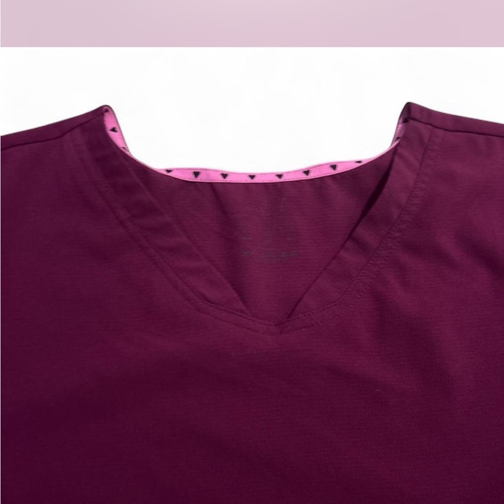 healing hands Burgundy V-Neck Scrub Top with Logo - Picture 3 of 7